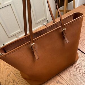 Michael Kors Jet Set MEDIUM Saffiano Leather Multifunction Tote